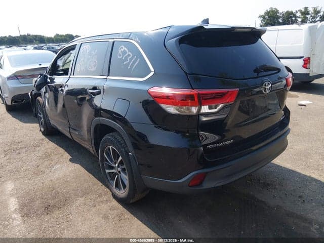 2018 TOYOTA HIGHLANDER XLE 3