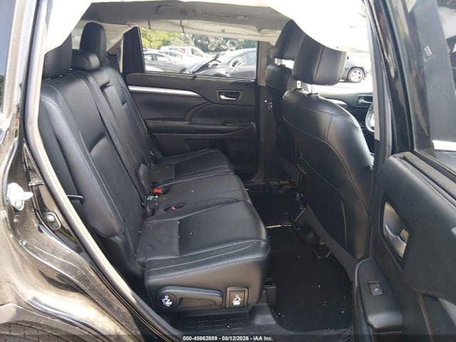 2018 TOYOTA HIGHLANDER XLE 8