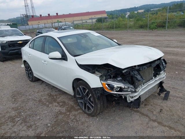 2017 VOLVO S60 T5 DYNAMIC 1