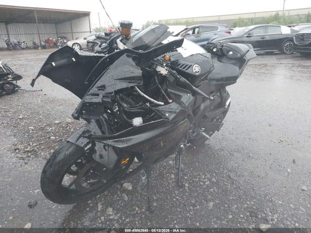 2026 YAHAMA R7 2