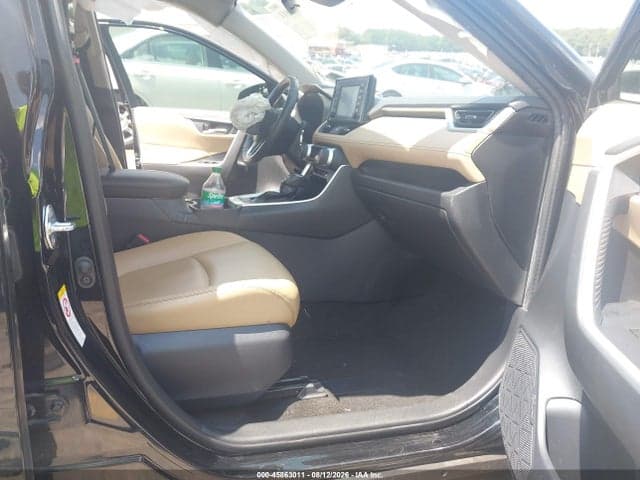 2019 TOYOTA RAV4 XLE PREMIUM 5