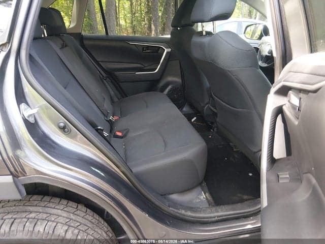 2019 TOYOTA RAV4 LE 8