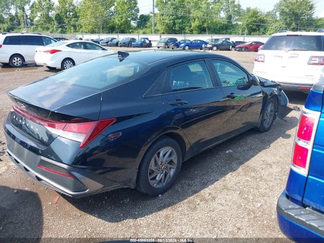 2024 HYUNDAI ELANTRA SEL 4