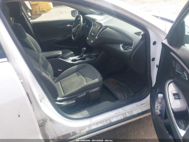 2017 CHEVROLET MALIBU 1LT 4
