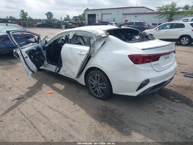 2022 KIA FORTE GT-LINE 3