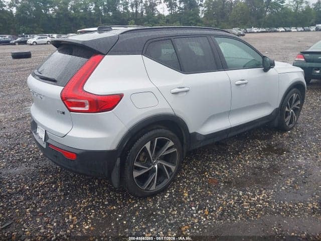 2022 VOLVO XC40 T5 R-DESIGN 4