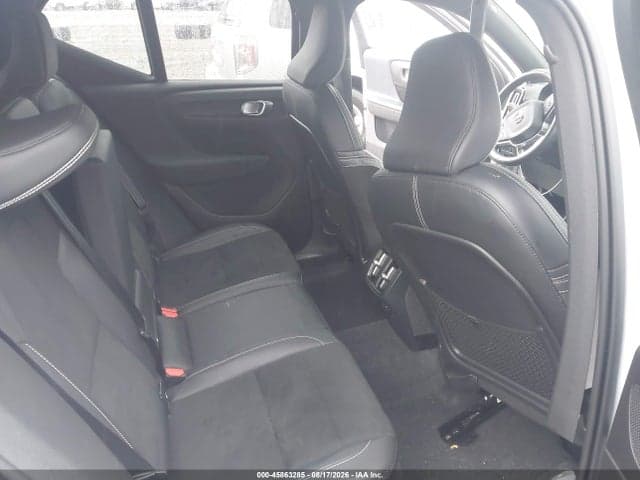 2022 VOLVO XC40 T5 R-DESIGN 8