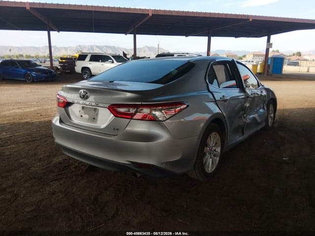2018 TOYOTA CAMRY LE 4