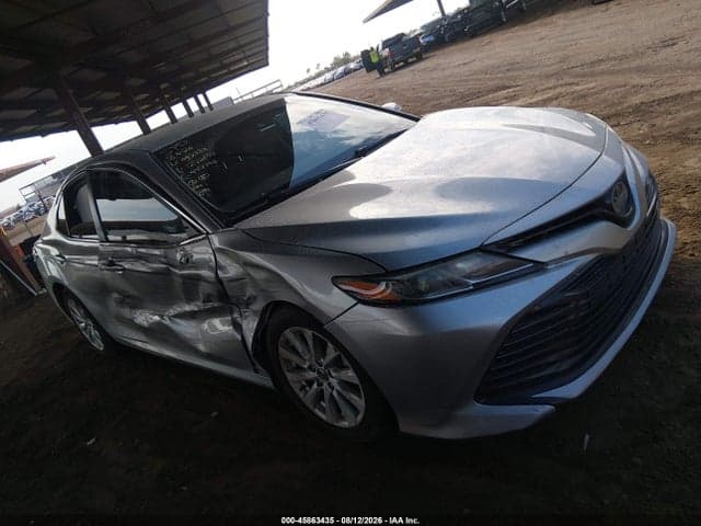 2018 TOYOTA CAMRY LE 6