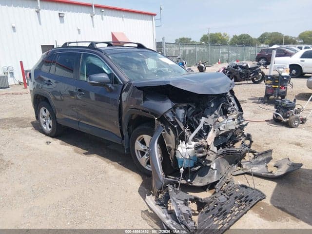 2021 TOYOTA RAV4 XLE 1