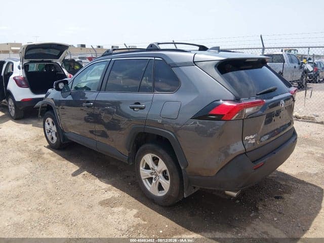 2021 TOYOTA RAV4 XLE 3