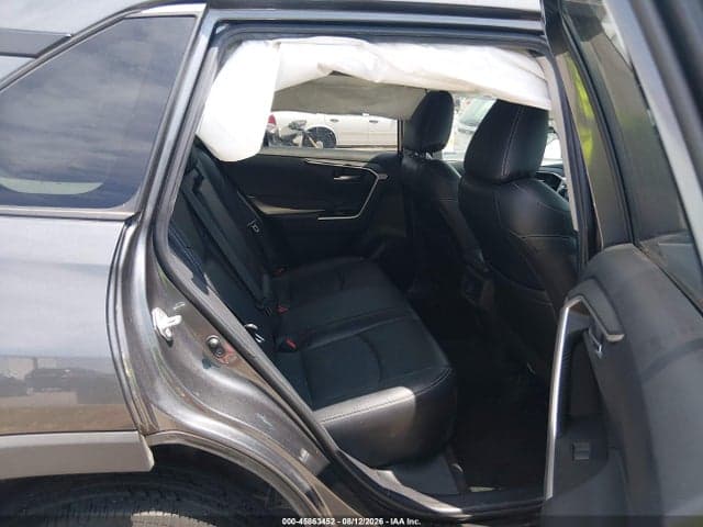 2021 TOYOTA RAV4 XLE 8