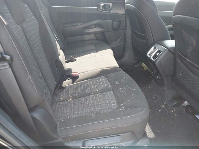 2025 KIA SORENTO 8
