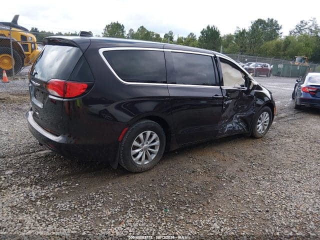 2017 CHRYSLER PACIFICA TOURING 4