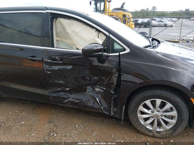 2017 CHRYSLER PACIFICA TOURING 6