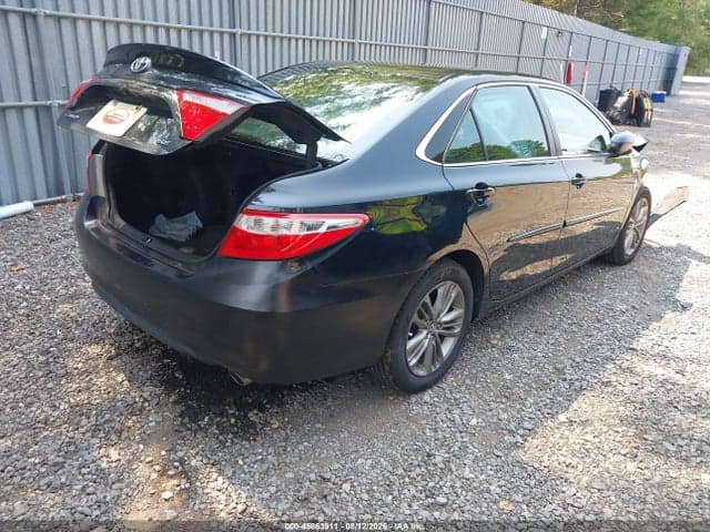 2017 TOYOTA CAMRY SE 4