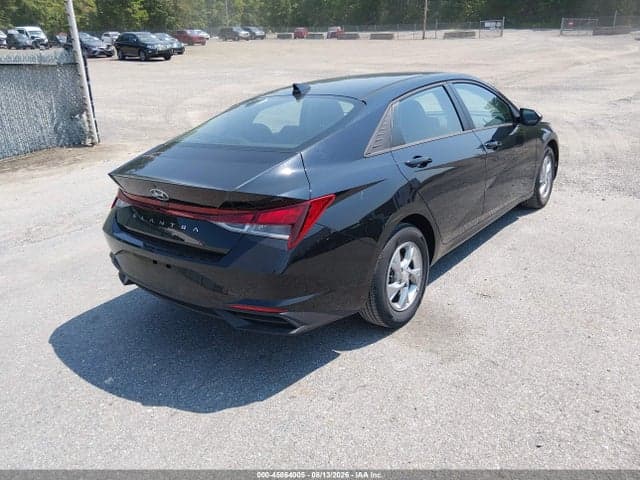 2021 HYUNDAI ELANTRA SE 4