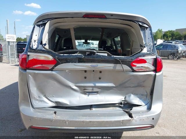 2019 CHRYSLER PACIFICA LIMITED 6