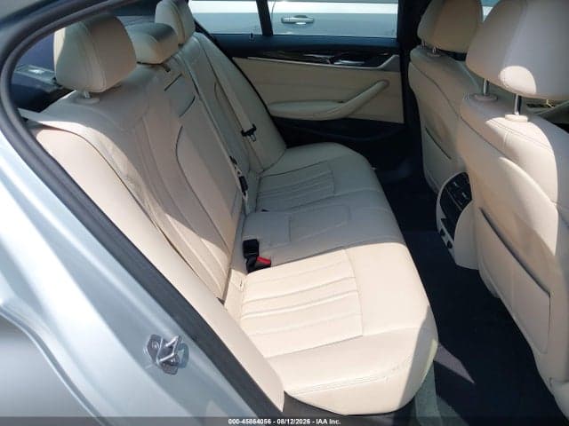 2019 BMW 540I 8