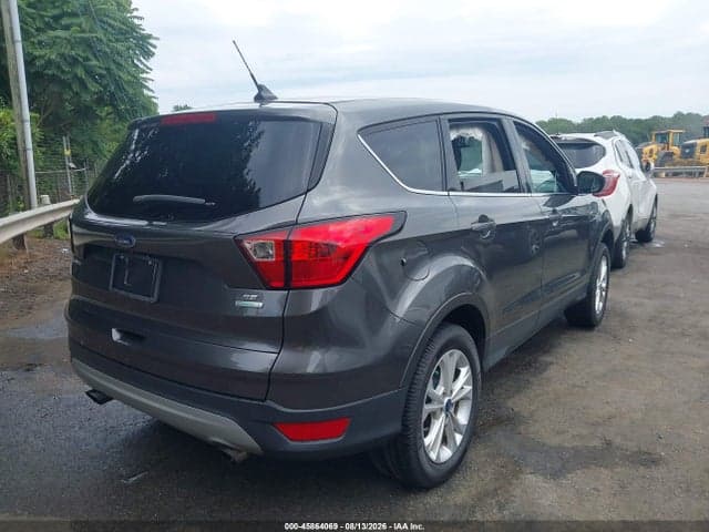 2019 FORD ESCAPE SE 4