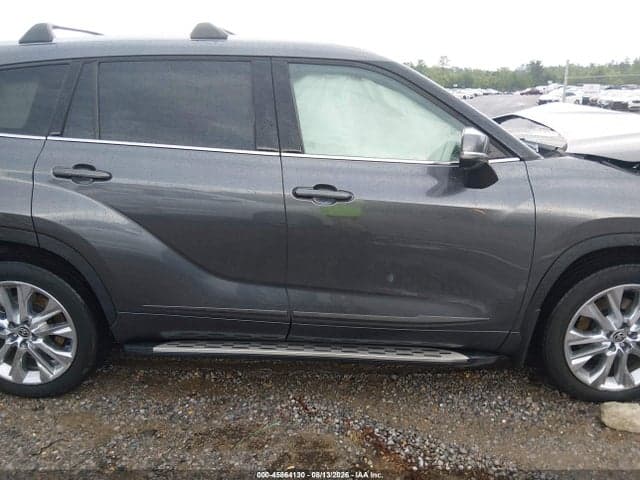 2021 TOYOTA HIGHLANDER LIMITED 13