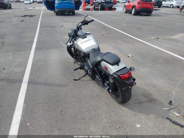 2025 HONDA VT750 C2B 1