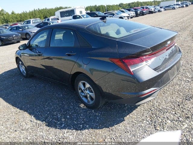 2021 HYUNDAI ELANTRA SE 3