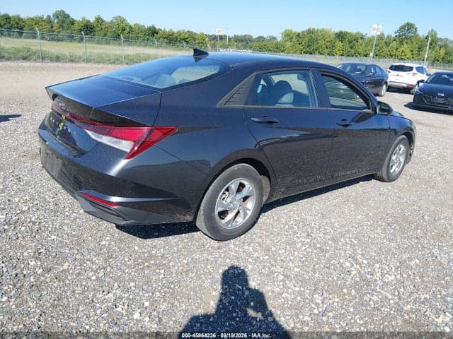 2021 HYUNDAI ELANTRA SE 4