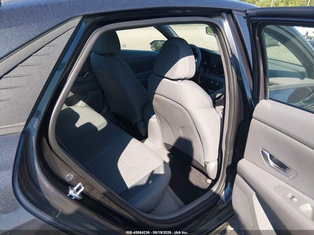 2021 HYUNDAI ELANTRA SE 8