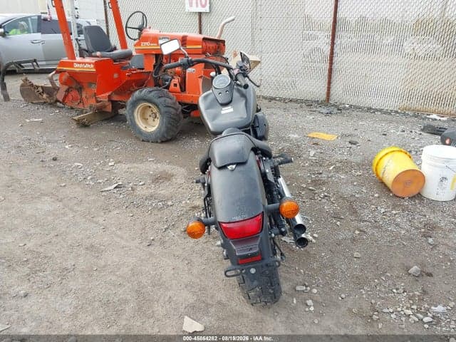 2017 HONDA VT750 C2B 6