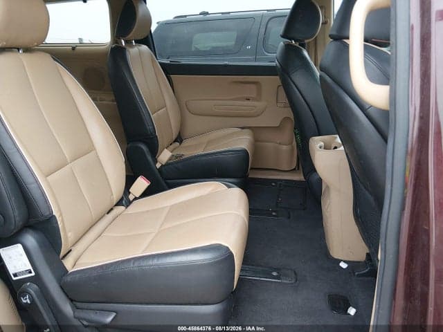 2017 KIA SEDONA LX 8