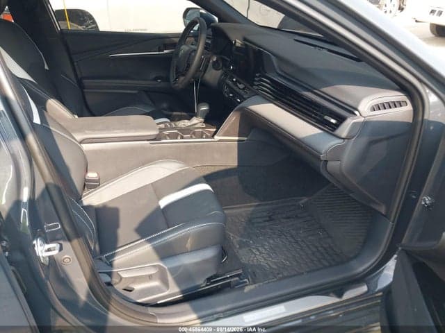 2026 TOYOTA CAMRY SE 5
