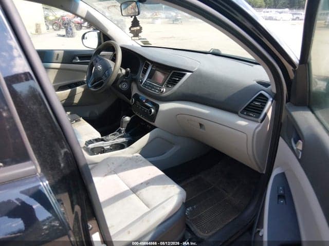 2017 HYUNDAI TUCSON SE 5