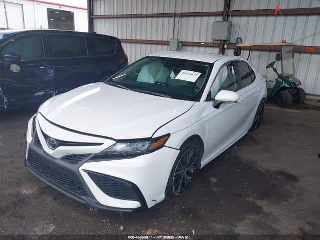 2024 TOYOTA CAMRY SE 2