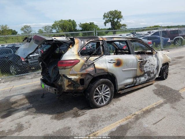2018 TOYOTA HIGHLANDER XLE 2