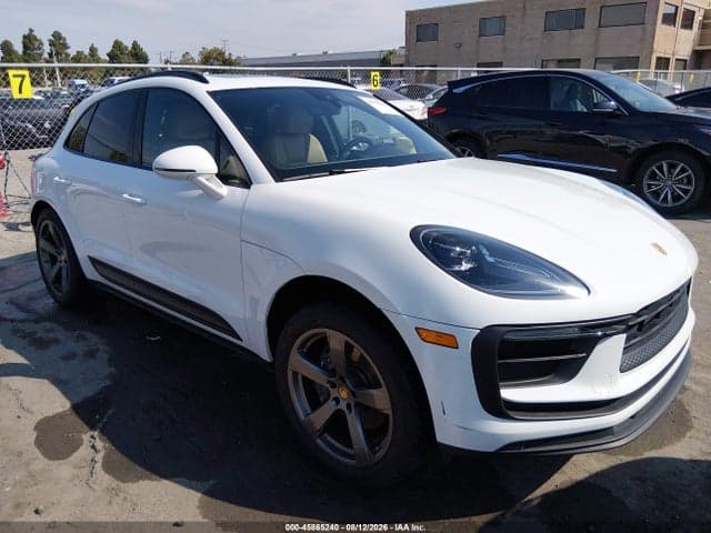 2022 PORSCHE MACAN 1