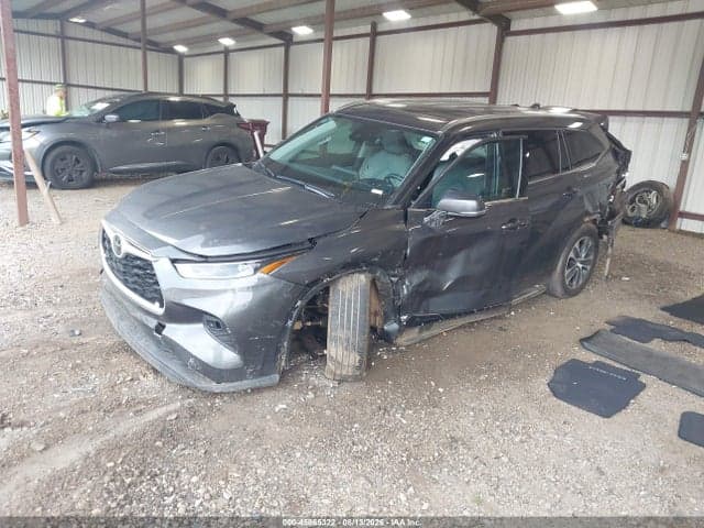 2021 TOYOTA HIGHLANDER XLE 2
