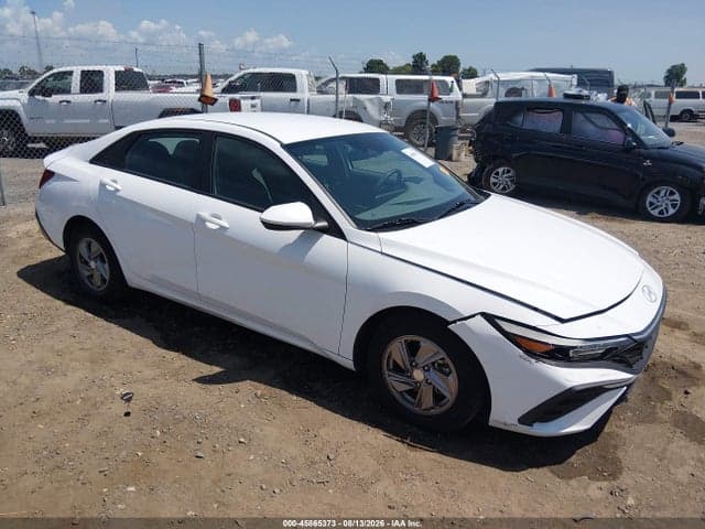 2024 HYUNDAI ELANTRA SE