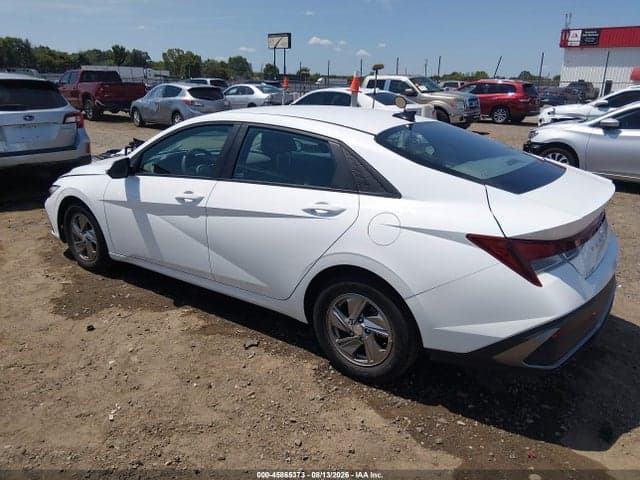 2024 HYUNDAI ELANTRA SE 3