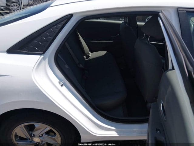 2024 HYUNDAI ELANTRA SE 8