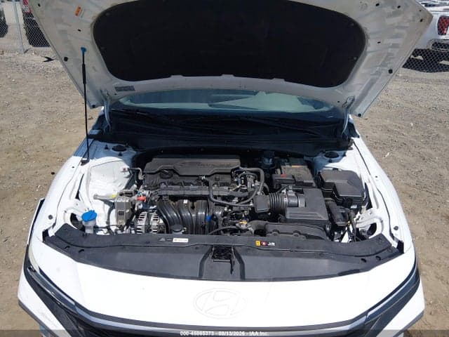 2024 HYUNDAI ELANTRA SE 10