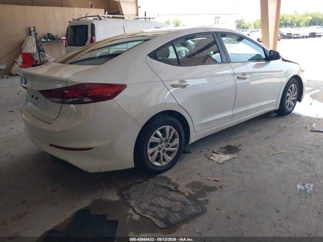 2018 HYUNDAI ELANTRA SE 4