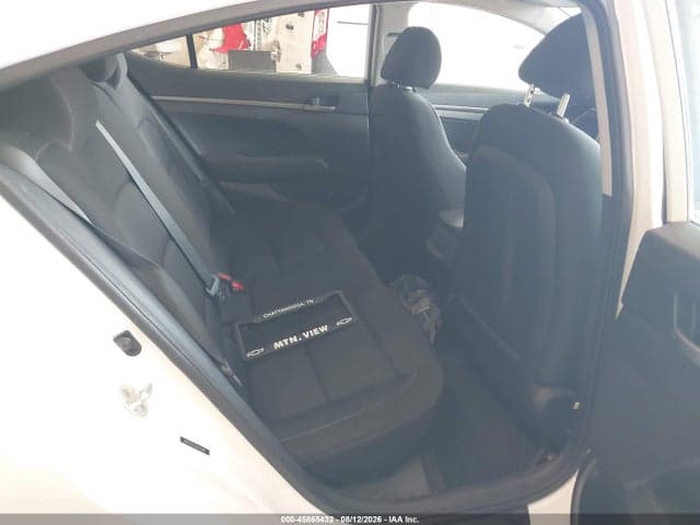 2018 HYUNDAI ELANTRA SE 8