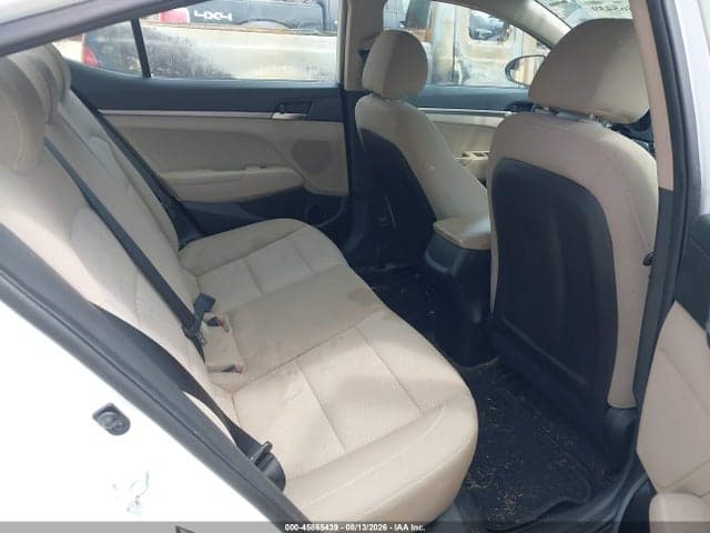 2019 HYUNDAI ELANTRA SE 8