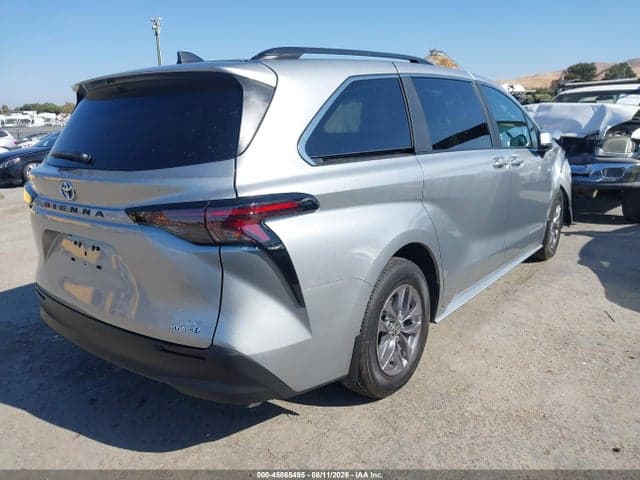 2024 TOYOTA SIENNA LE 4