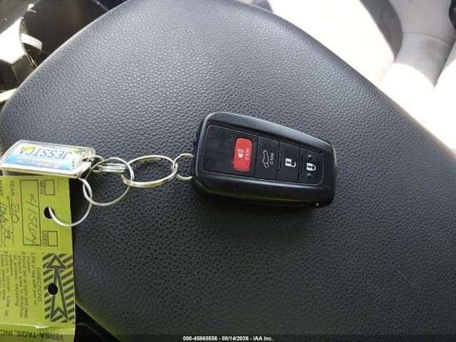 2020 TOYOTA RAV4 XLE 11