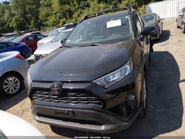 2020 TOYOTA RAV4 XLE 12