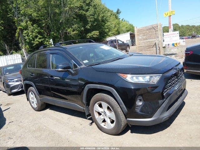 2020 TOYOTA RAV4 XLE 13