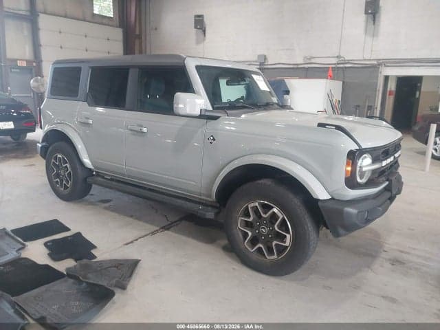 2023 FORD BRONCO OUTER BANKS 1