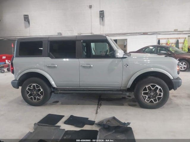 2023 FORD BRONCO OUTER BANKS 13